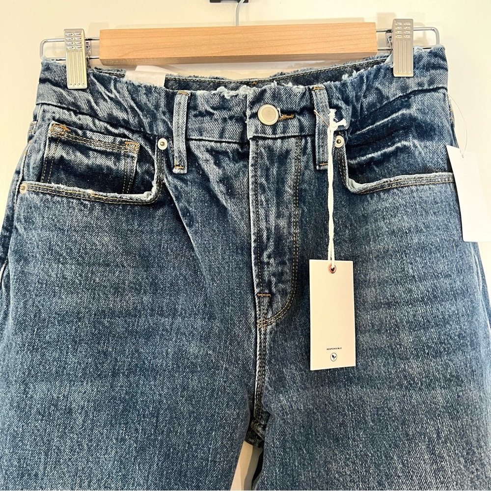 Good American NWT Good Icon Straight Ankle Crop Indigo061 Medium Wash Distressed - Picture 6 of 14